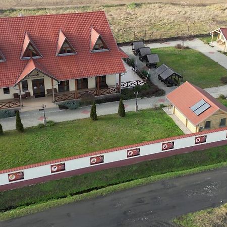 Tuzseri Palinka Tanya Zewnętrze zdjęcie