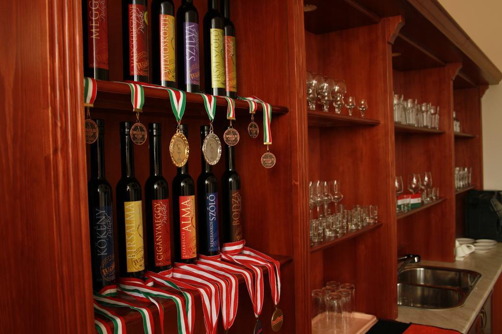 Tuzseri Palinka Tanya Zewnętrze zdjęcie